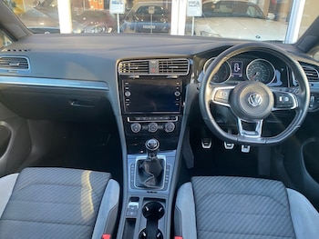 Used Volkswagen Golf 2020 for sale - 76783520: Photo