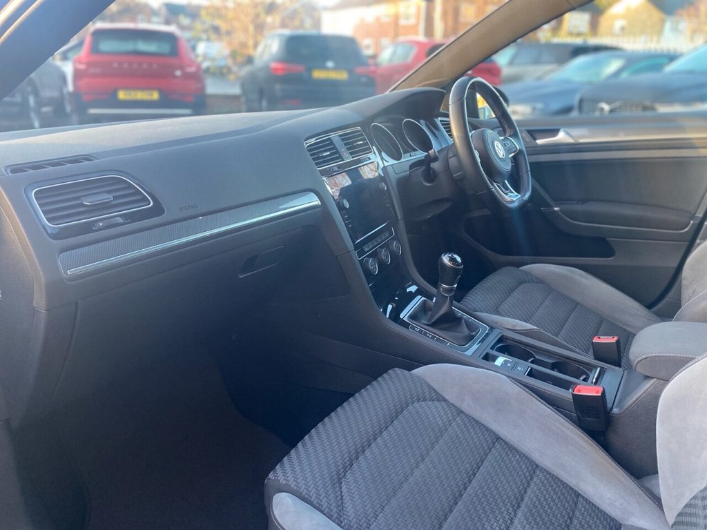 Used Volkswagen Golf 2020 for sale - 76783520: Photo 7