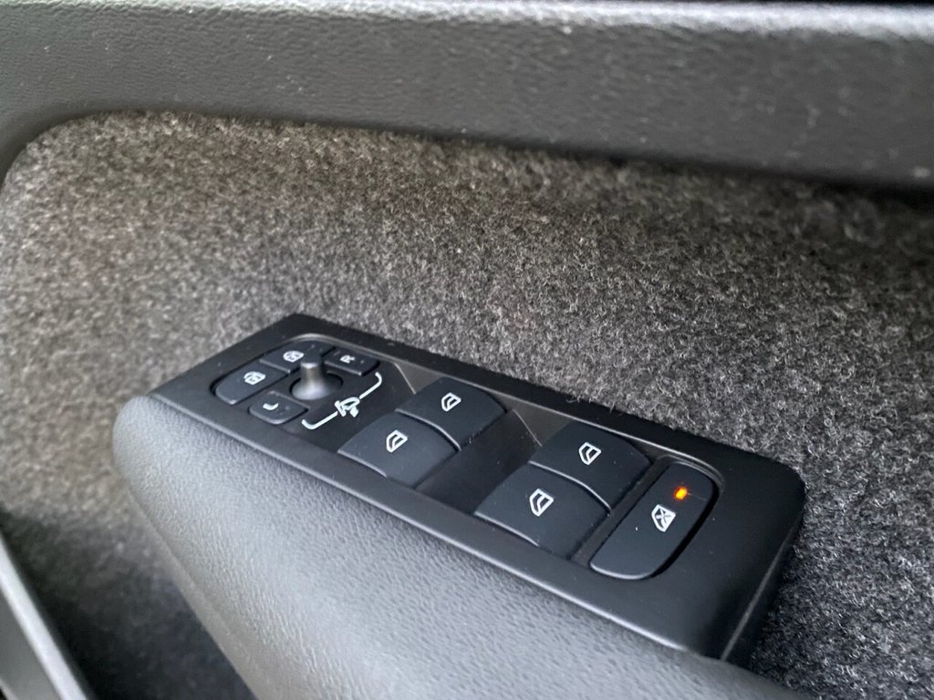 Used Volvo XC40 2021 for sale - 76510216: Photo 11