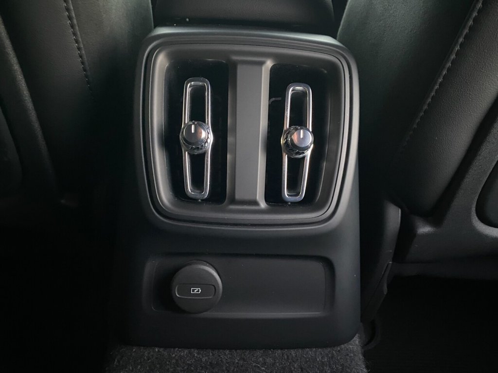 Used Volvo XC40 2021 for sale - 76510216: Photo 31