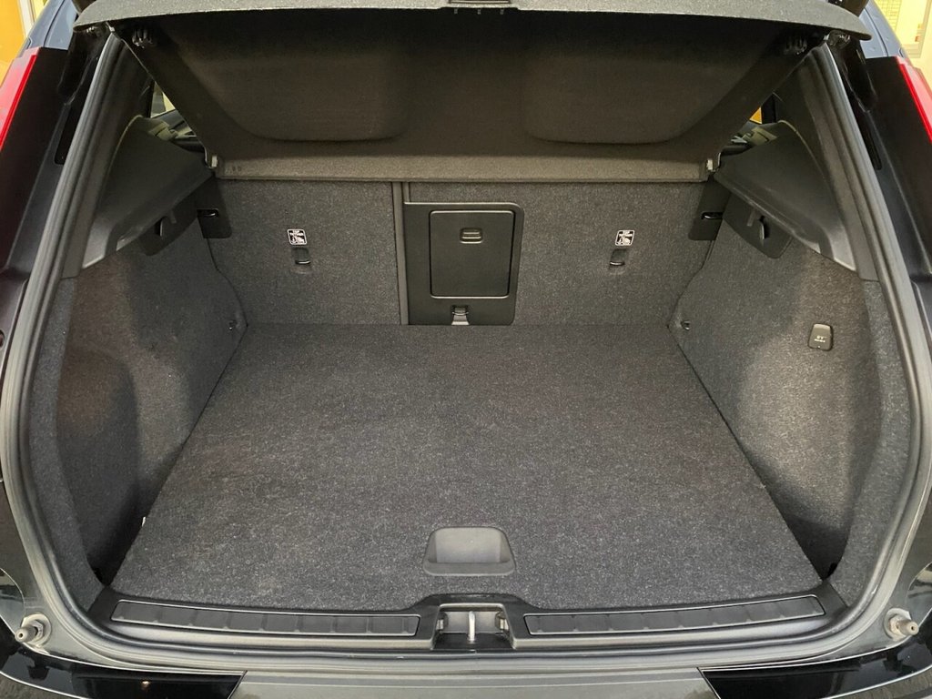 Used Volvo XC40 2021 for sale - 76510216: Photo 35