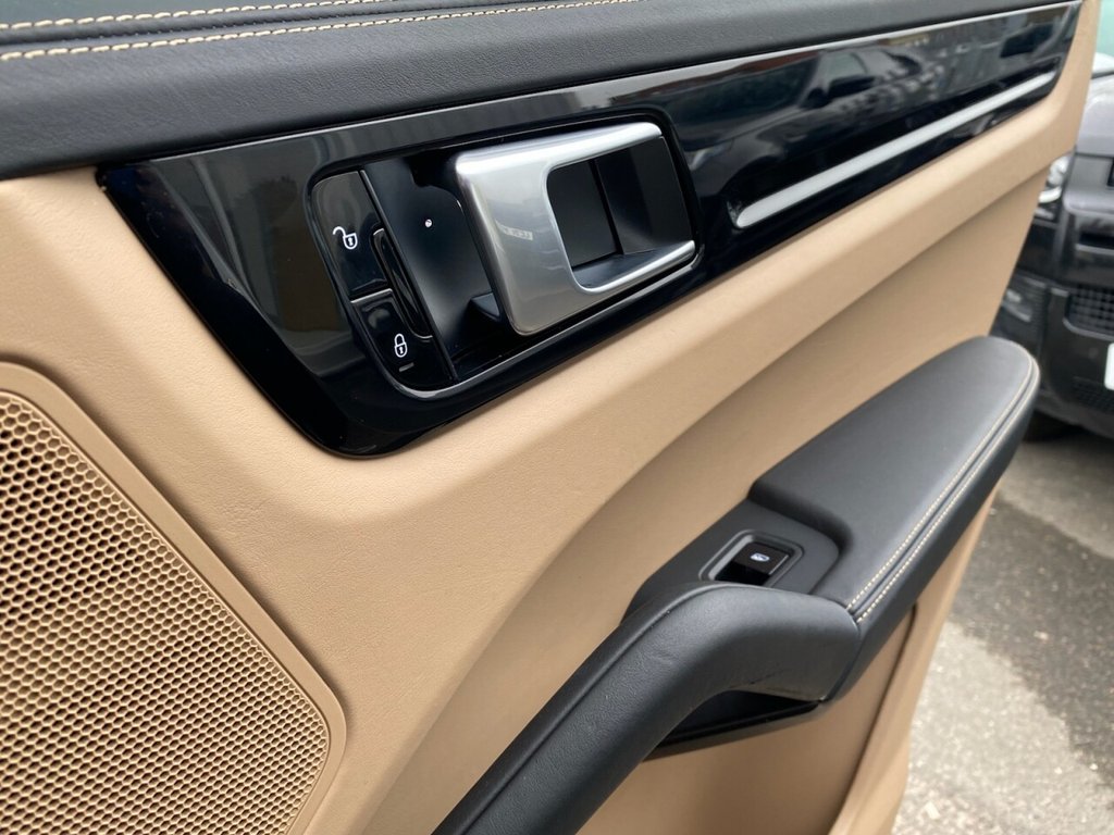 Used Porsche Cayenne 2018 for sale - 76256679: Photo 30