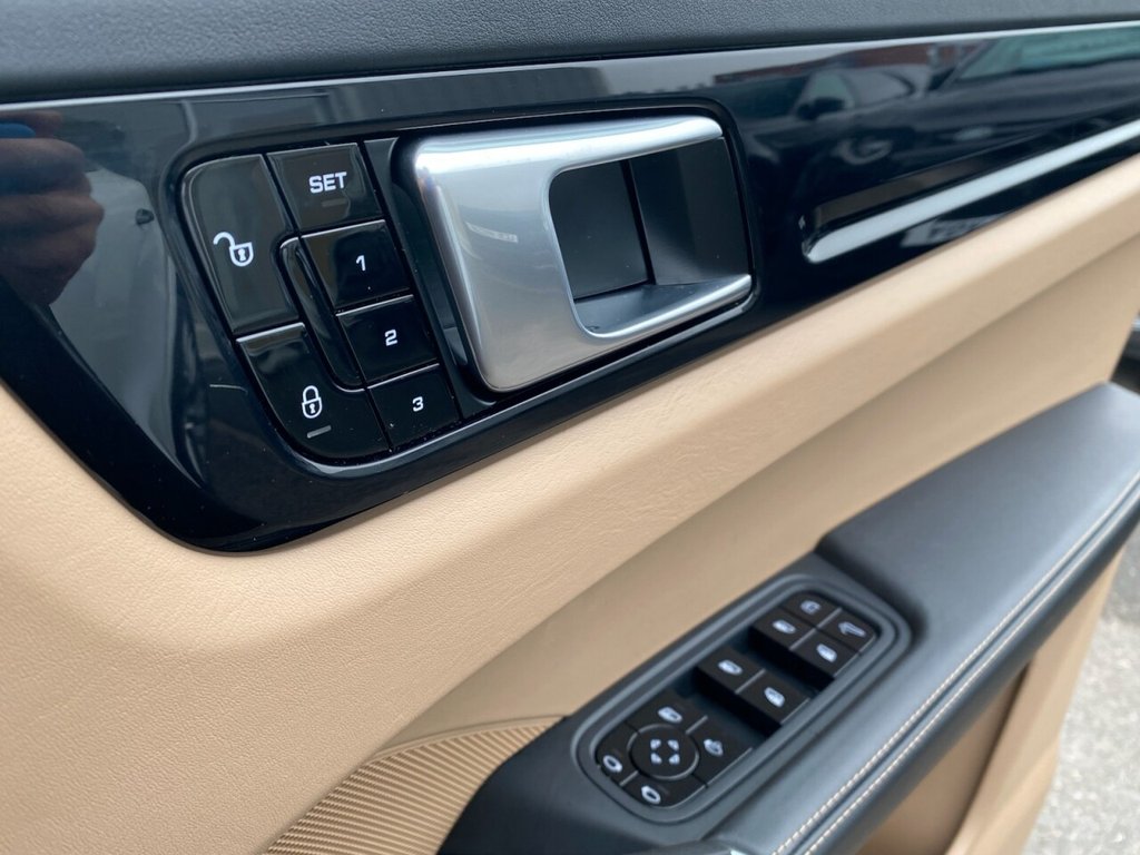 Used Porsche Cayenne 2018 for sale - 76256679: Photo 8