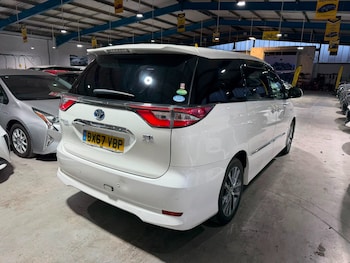 Used Toyota Estima 2017 for sale - 79301571: Photo