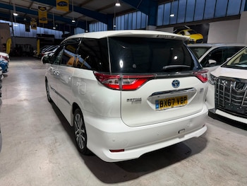 Used Toyota Estima 2017 for sale - 79301571: Photo