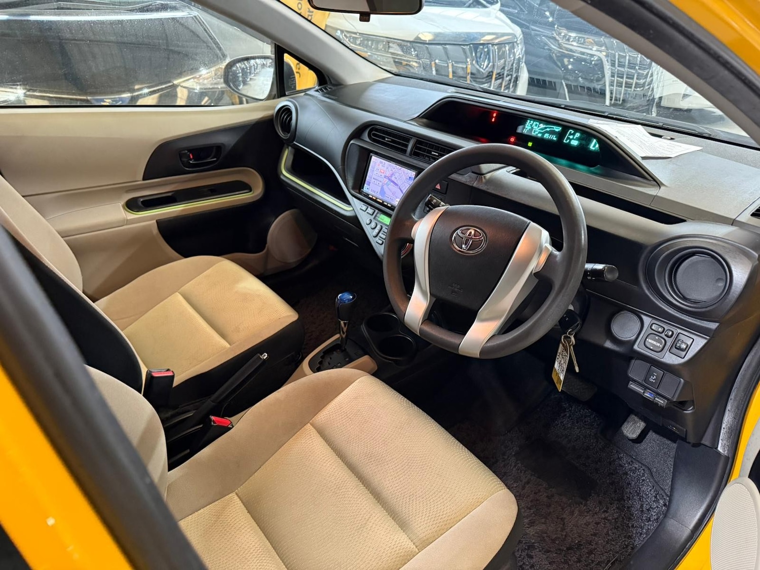 Used Toyota Aqua for sale - 77849099: Photo 11