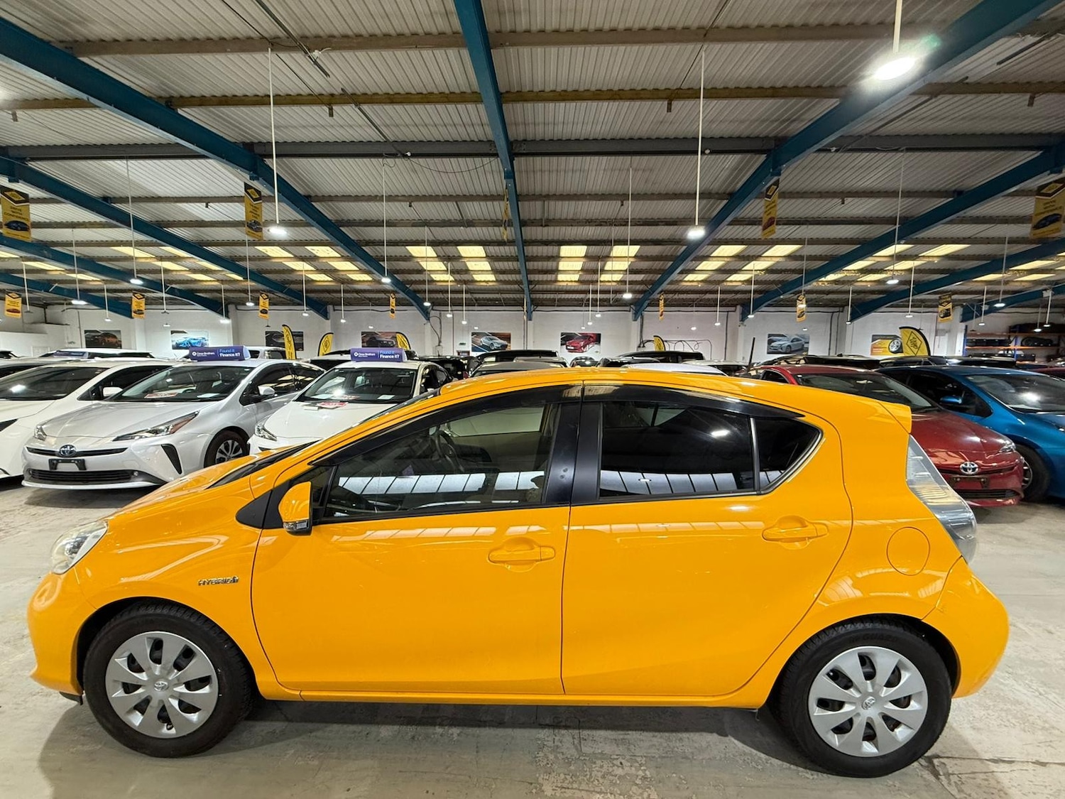 Used Toyota Aqua for sale - 77849099: Photo 7