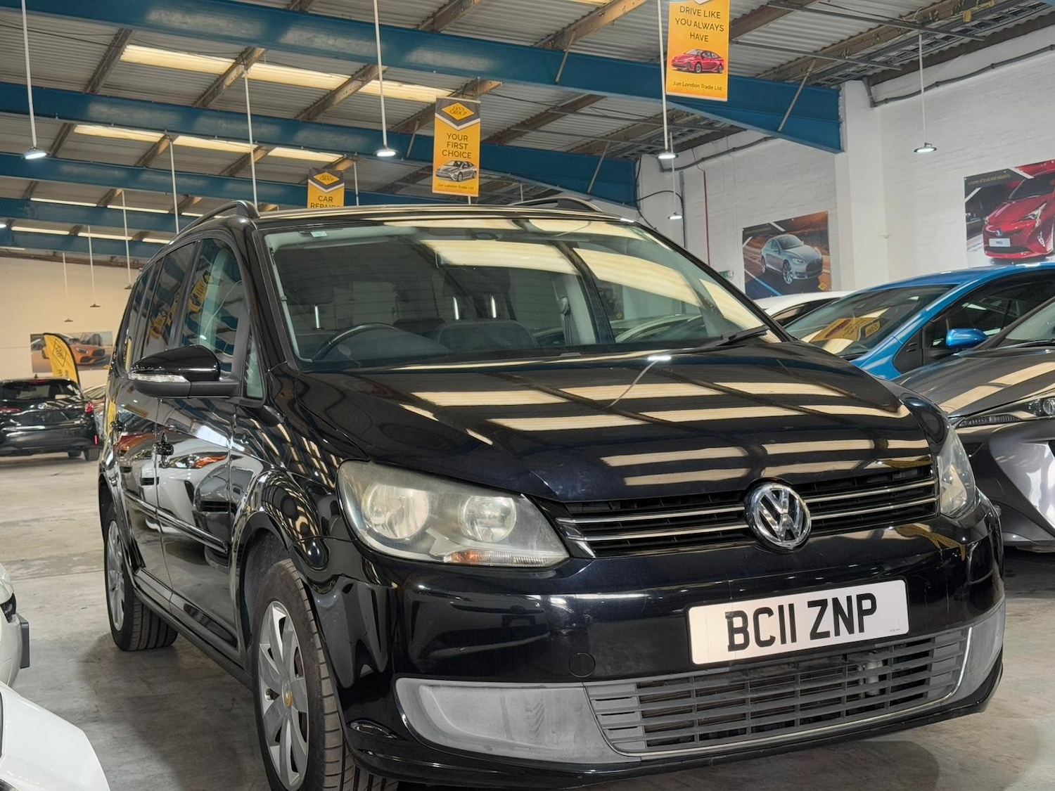 Used Volkswagen Touran 2025 for sale - 76324503: Photo 1