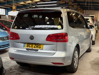 Used Volkswagen Touran 2011 for sale - 75676898: Photo