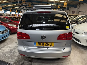 Used Volkswagen Touran 2011 for sale - 75676898: Photo