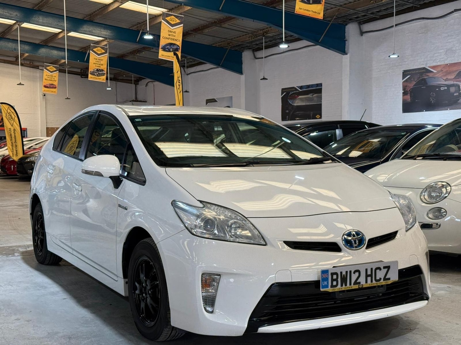 Used Toyota Prius for sale - 76901616: Photo 2