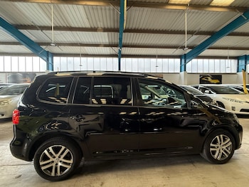 Used Volkswagen Touran 2012 for sale - 75643920: Photo