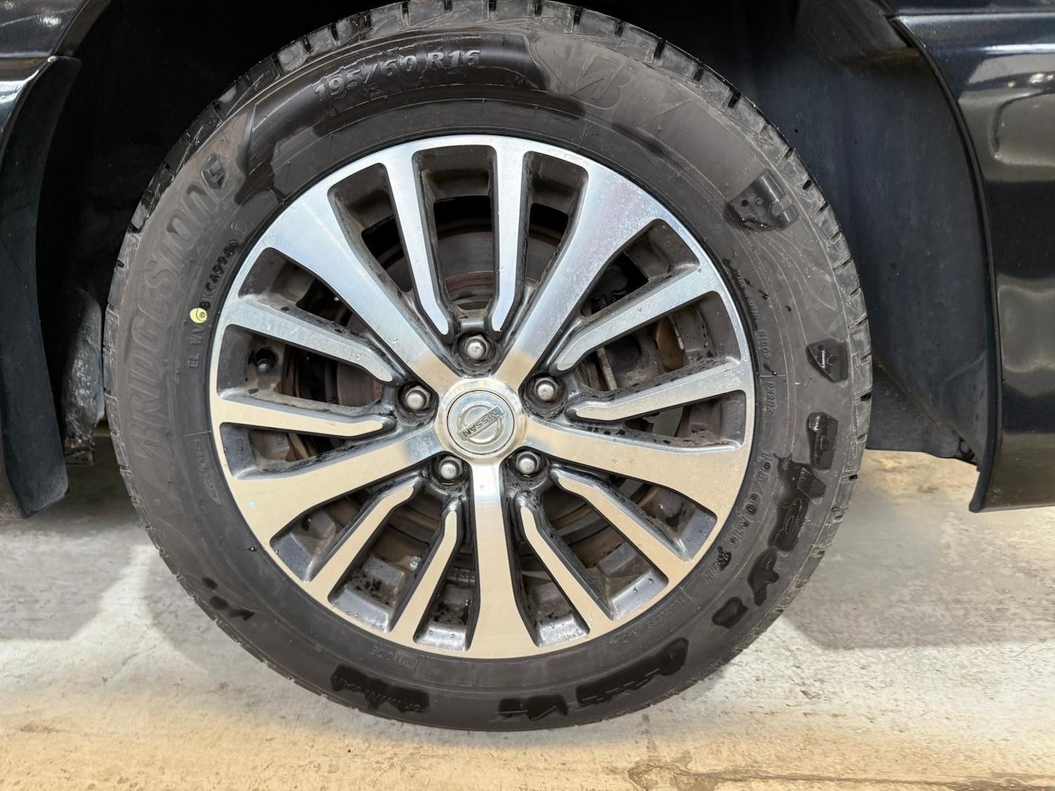 Used Nissan Serena for sale - 77897434: Photo 25