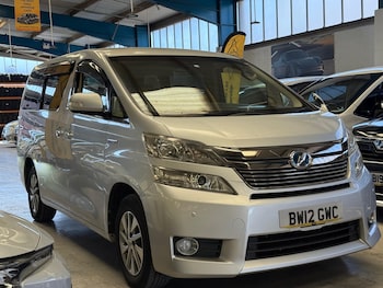 2025 - 2 360 CC TOYOTA VELFIRE HYBRID