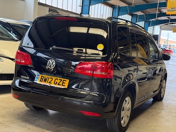 Used Volkswagen Touran 2012 for sale - 75543400: Photo