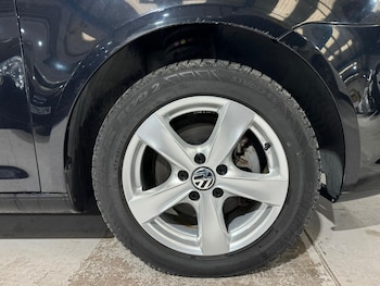 Used Volkswagen Touran 2010 for sale - 73689749: Photo