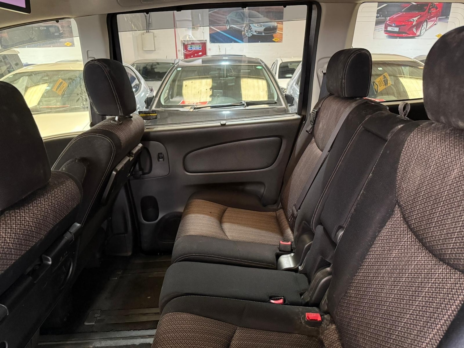 Used Nissan Serena for sale - 77701474: Photo 18