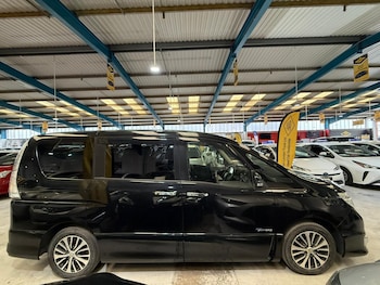 Used Nissan Serena 2014 for sale - 77701474: Photo
