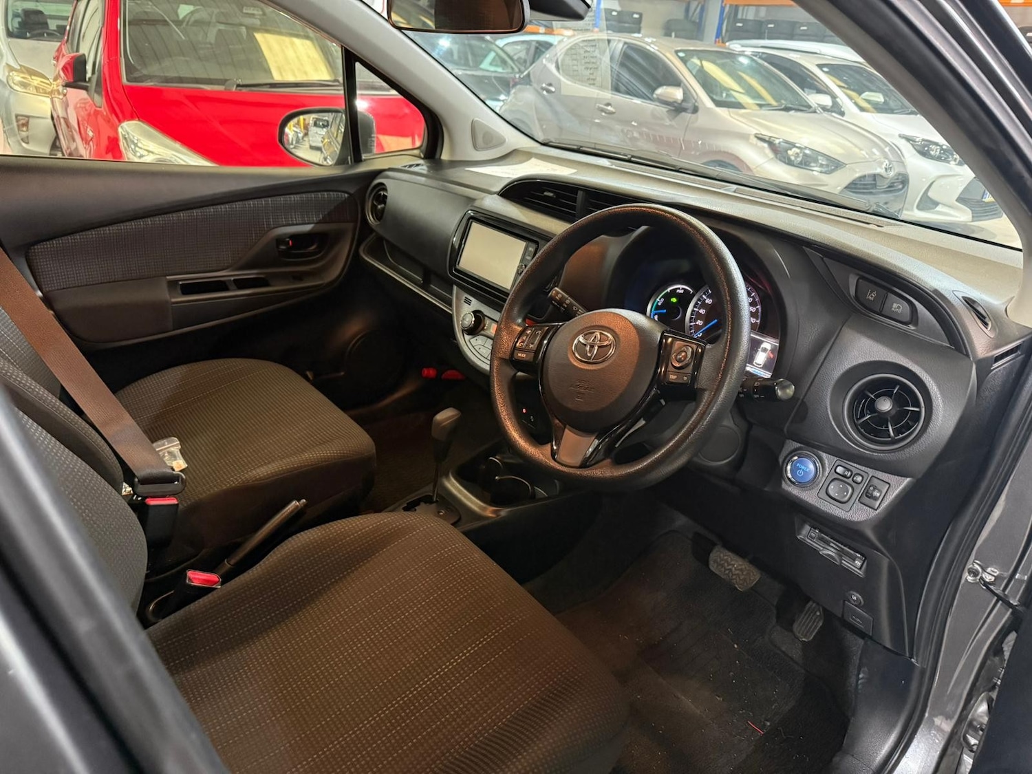 Used Toyota Vitz 2026 for sale - 77347020: Photo 11