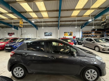 Used Toyota Vitz 2017 for sale - 77347020: Photo