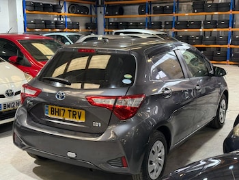 Used Toyota Vitz 2017 for sale - 77347020: Photo