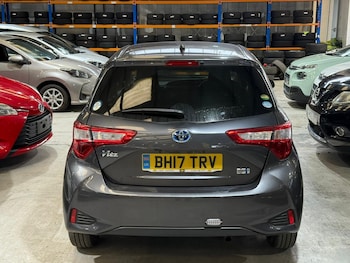 Used Toyota Vitz 2017 for sale - 77347020: Photo