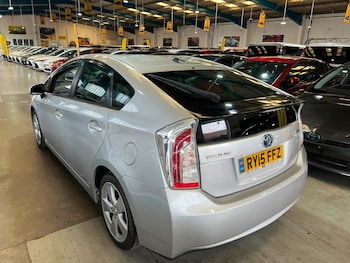 Used Toyota Prius 2015 for sale - 79582352: Photo