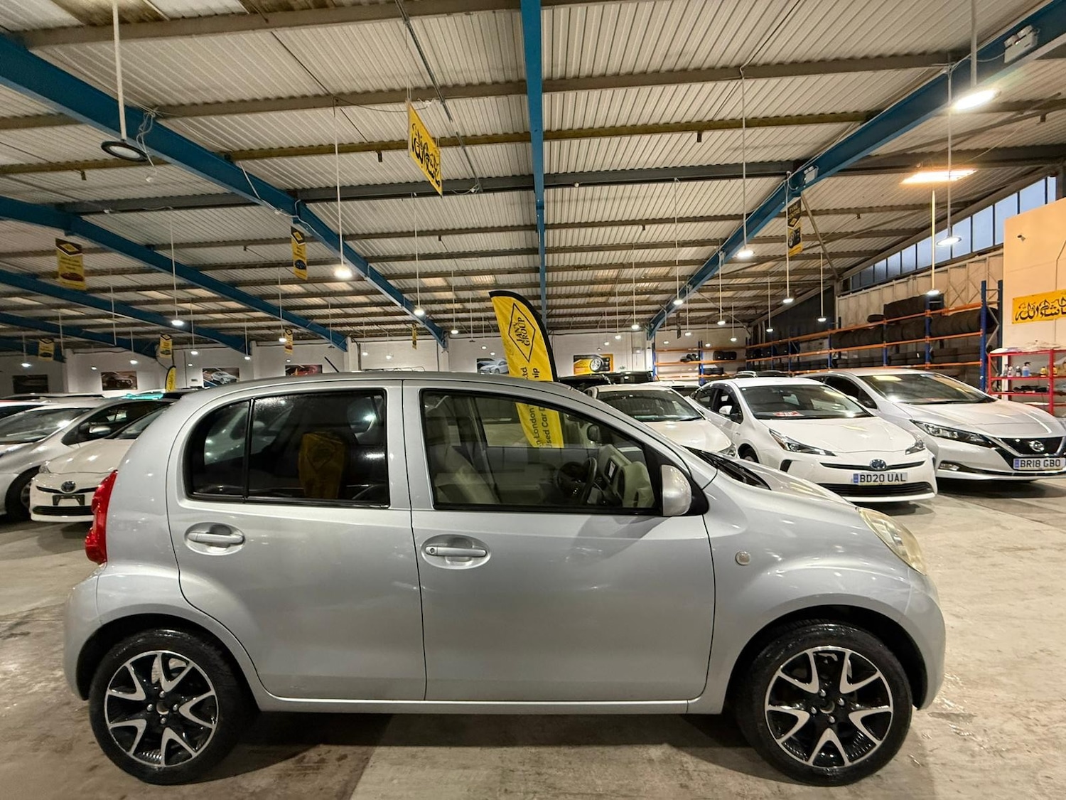 Used Toyota Passo for sale - 77084942: Photo 2