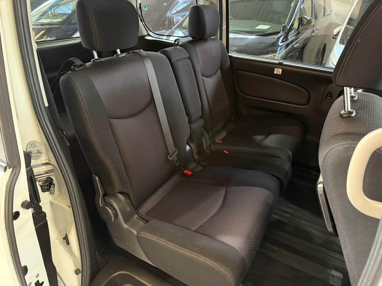 Used Nissan Serena 2025 for sale - 77052187: Photo 14