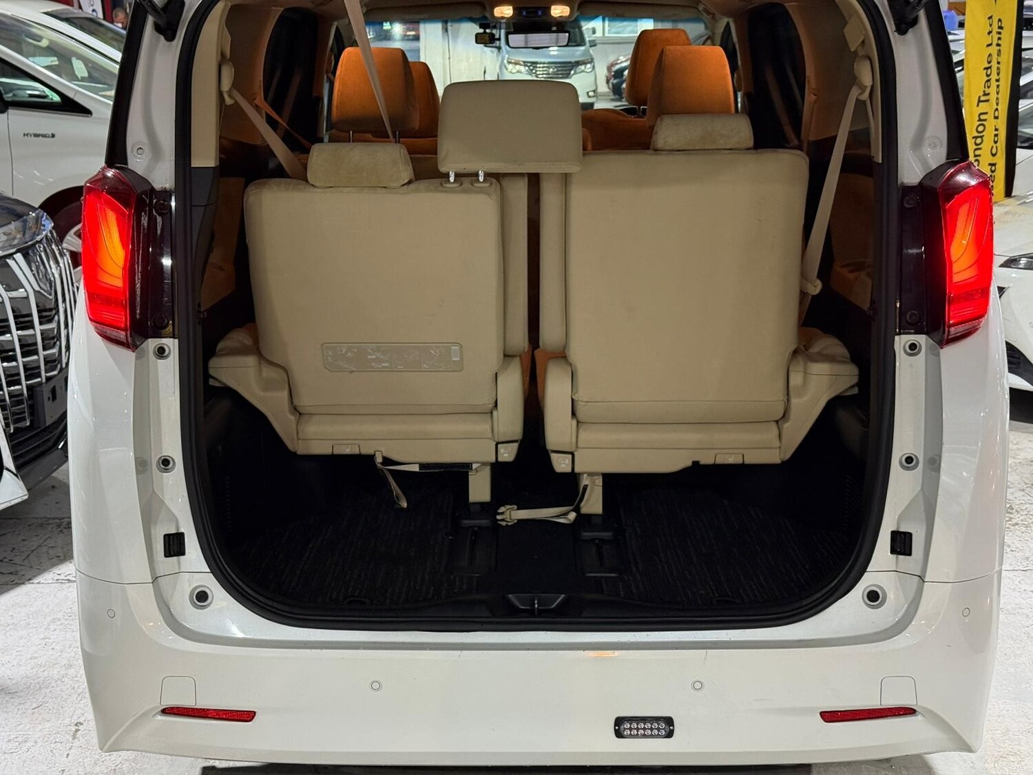 Used Toyota Alphard for sale - 77408863: Photo 17