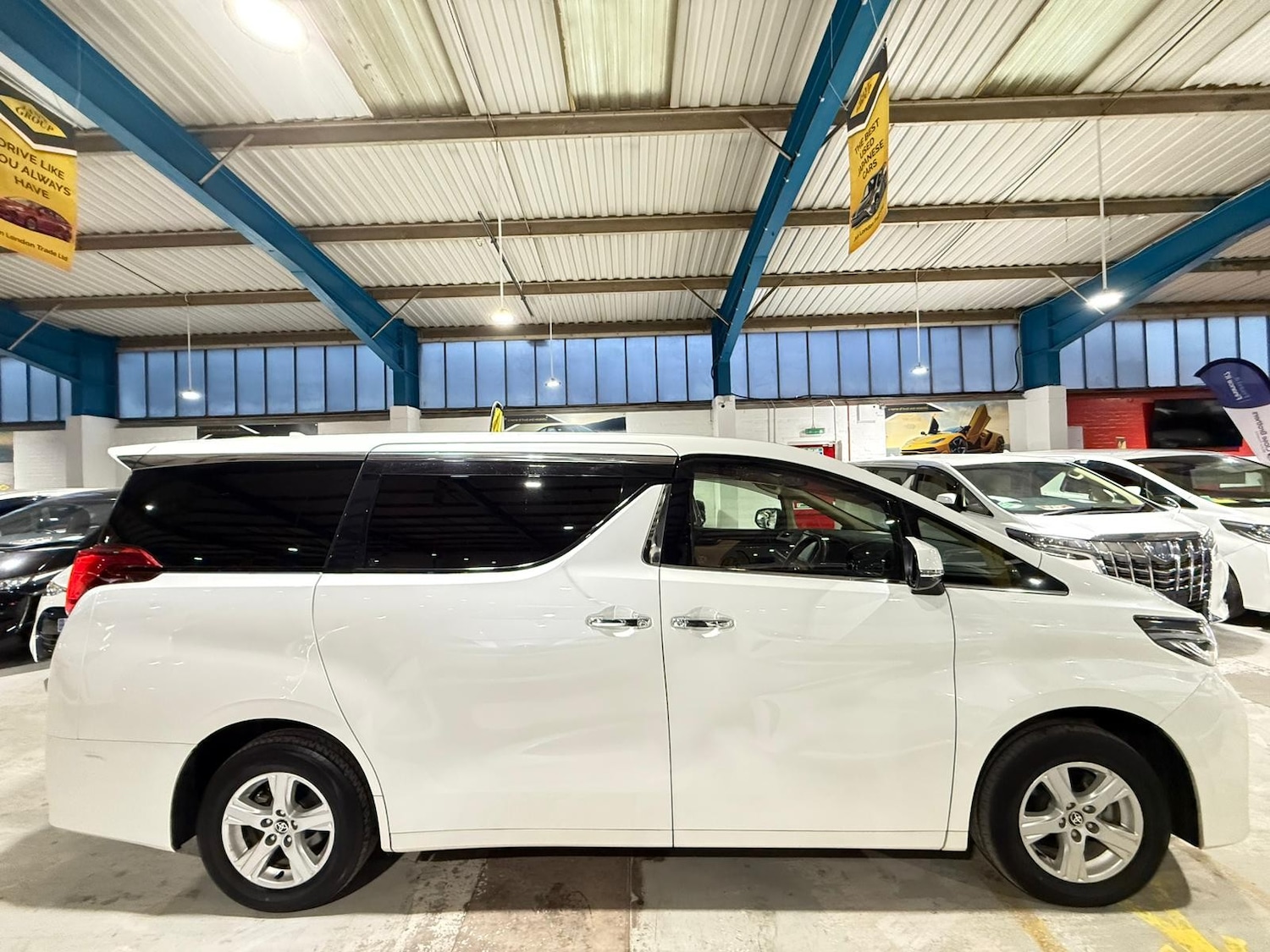 Used Toyota Alphard for sale - 77408863: Photo 2