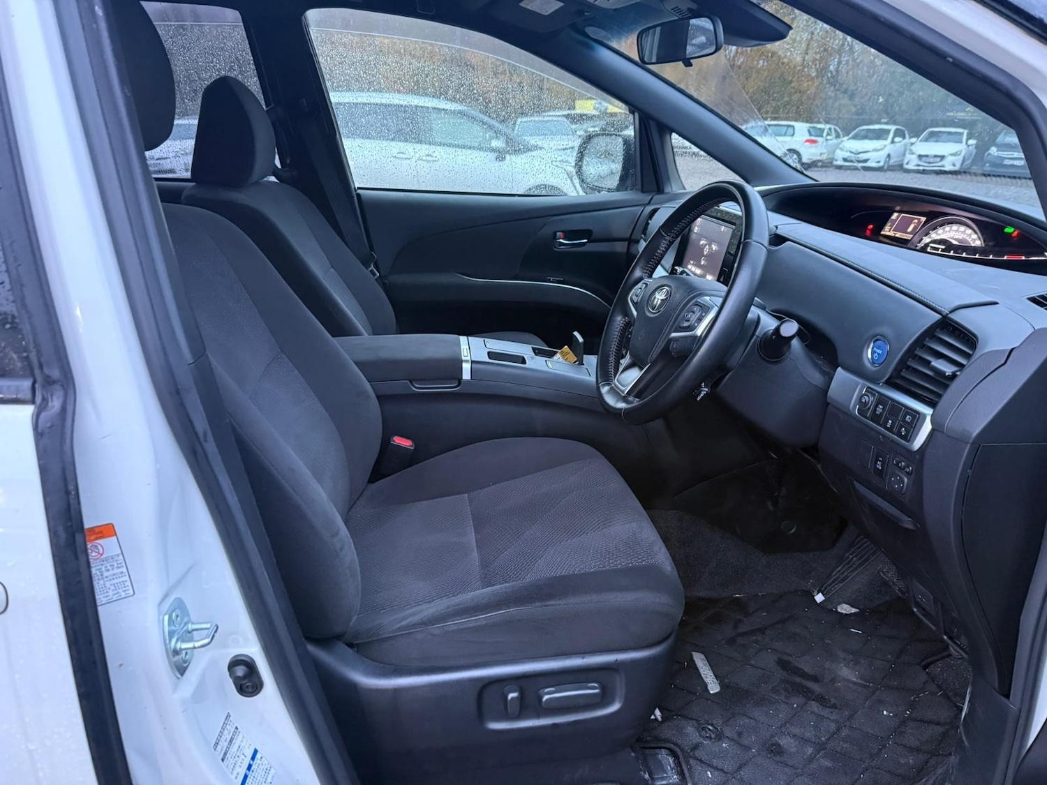 Used Toyota Estima 2025 for sale - 77148607: Photo 11