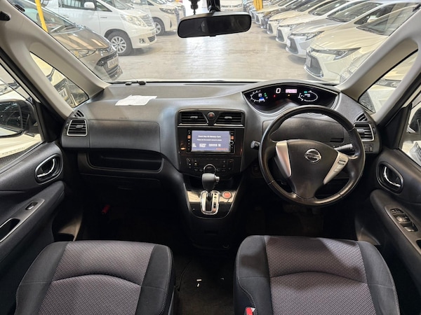 Used Nissan Serena for sale - 76217646: Photo 12
