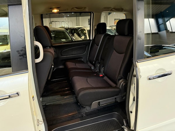 Used Nissan Serena for sale - 76217646: Photo 18