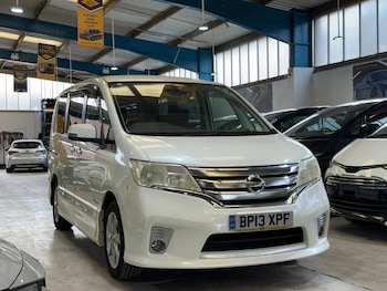 Nissan - Serena