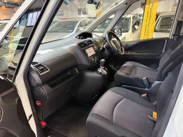 Used Nissan Serena for sale - 76217646: Photo 21
