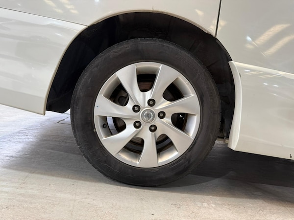 Used Nissan Serena for sale - 76217646: Photo 26