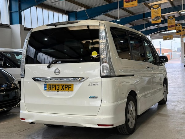 Used Nissan Serena for sale - 76217646: Photo 3