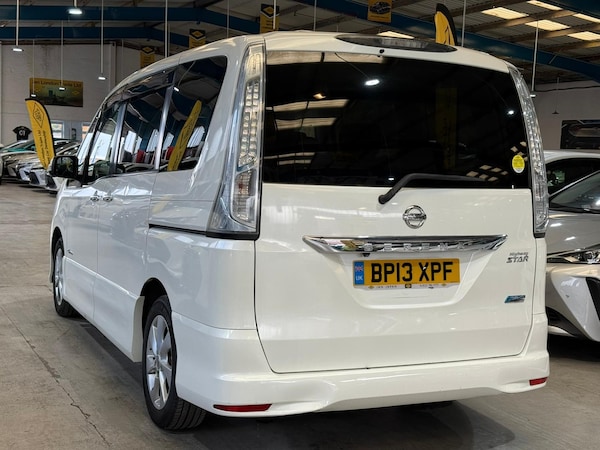 Used Nissan Serena for sale - 76217646: Photo 6