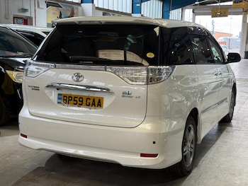 Used Toyota Estima 2010 for sale - 75457318: Photo