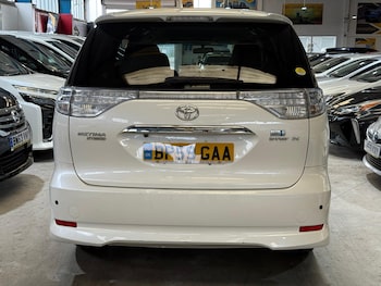Used Toyota Estima 2010 for sale - 75457318: Photo