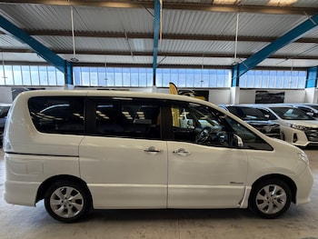 Used Nissan Serena 2013 for sale - 75620931: Photo