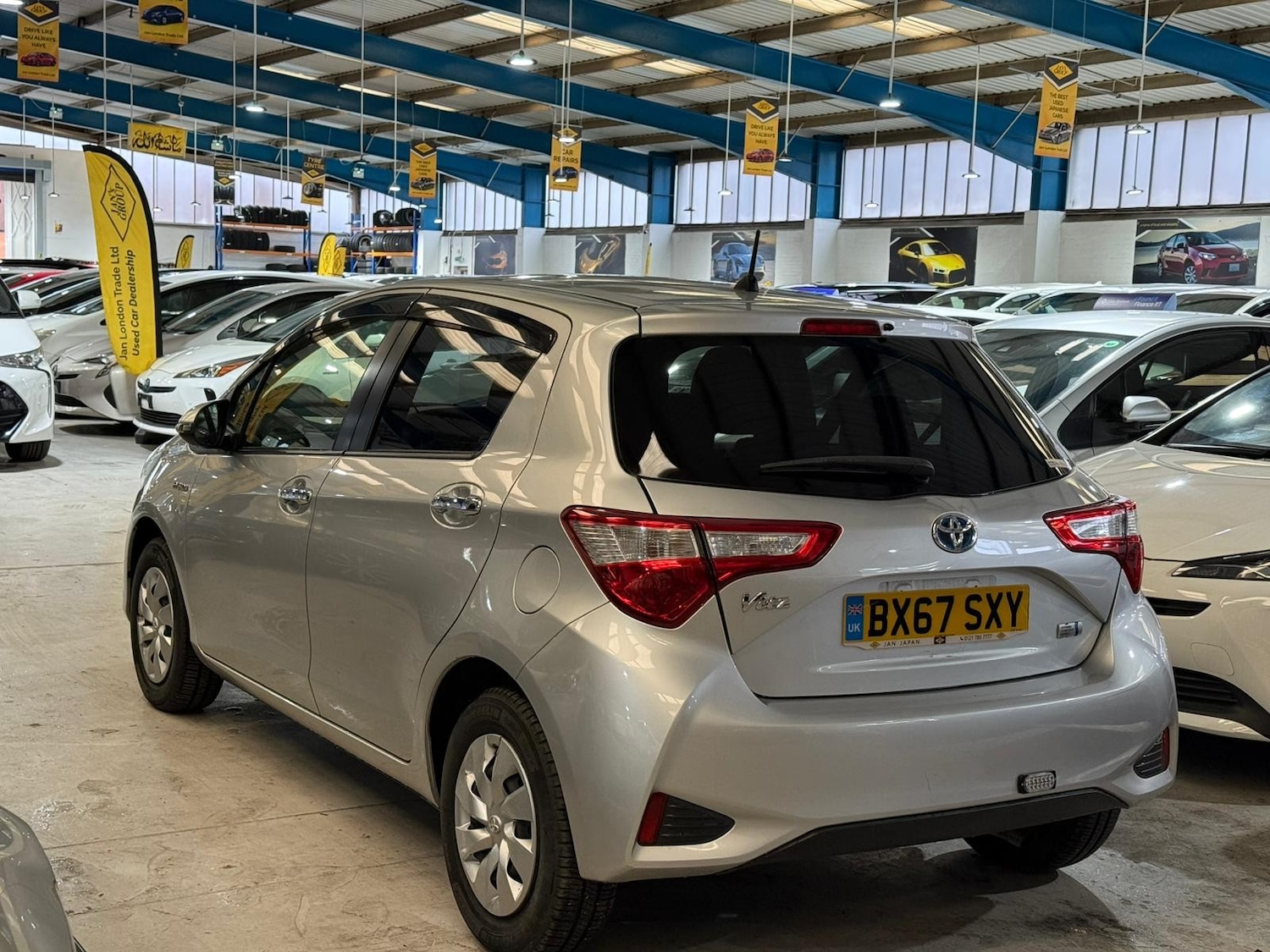 Used Toyota Vitz 2026 for sale - 77323987: Photo 4
