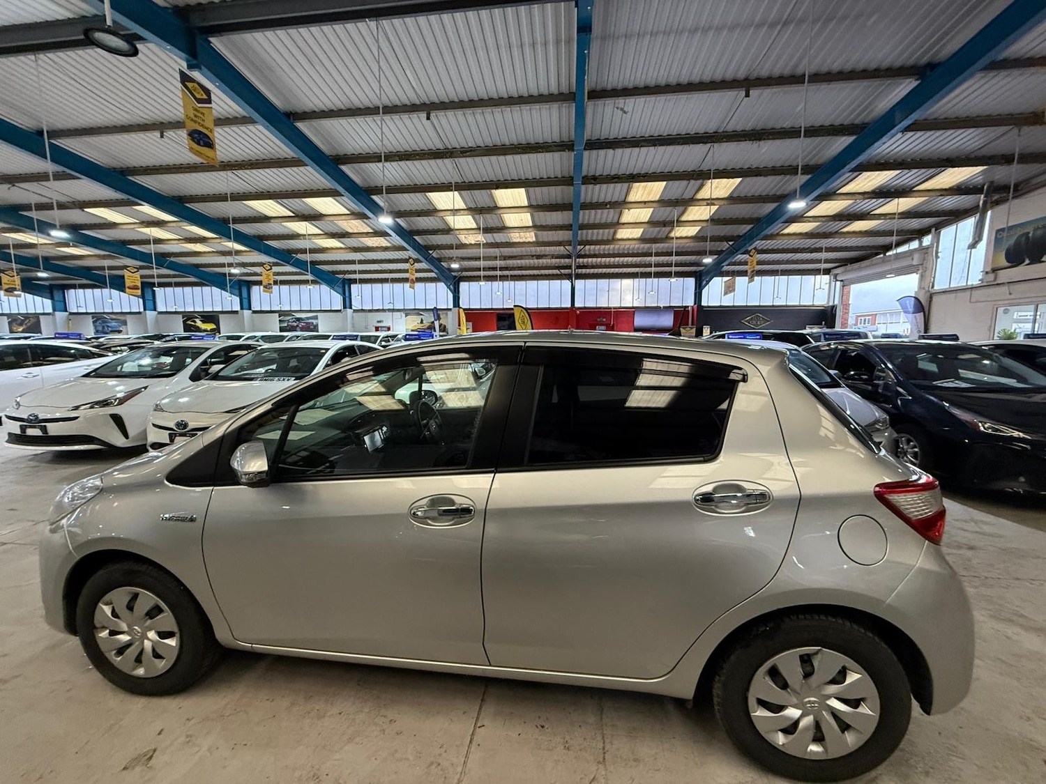 Used Toyota Vitz 2026 for sale - 77323987: Photo 7