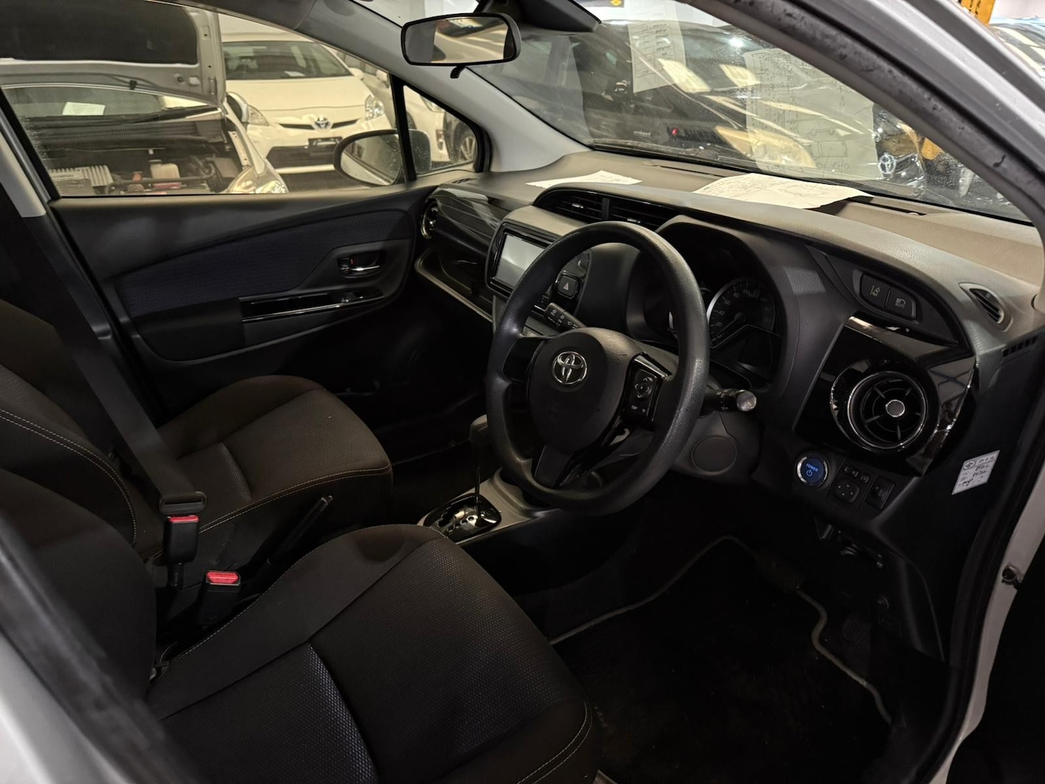 Used Toyota Vitz 2026 for sale - 77323987: Photo 9