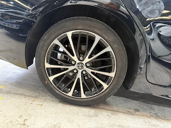 Used Toyota Camry 2019 for sale - 75399241: Photo