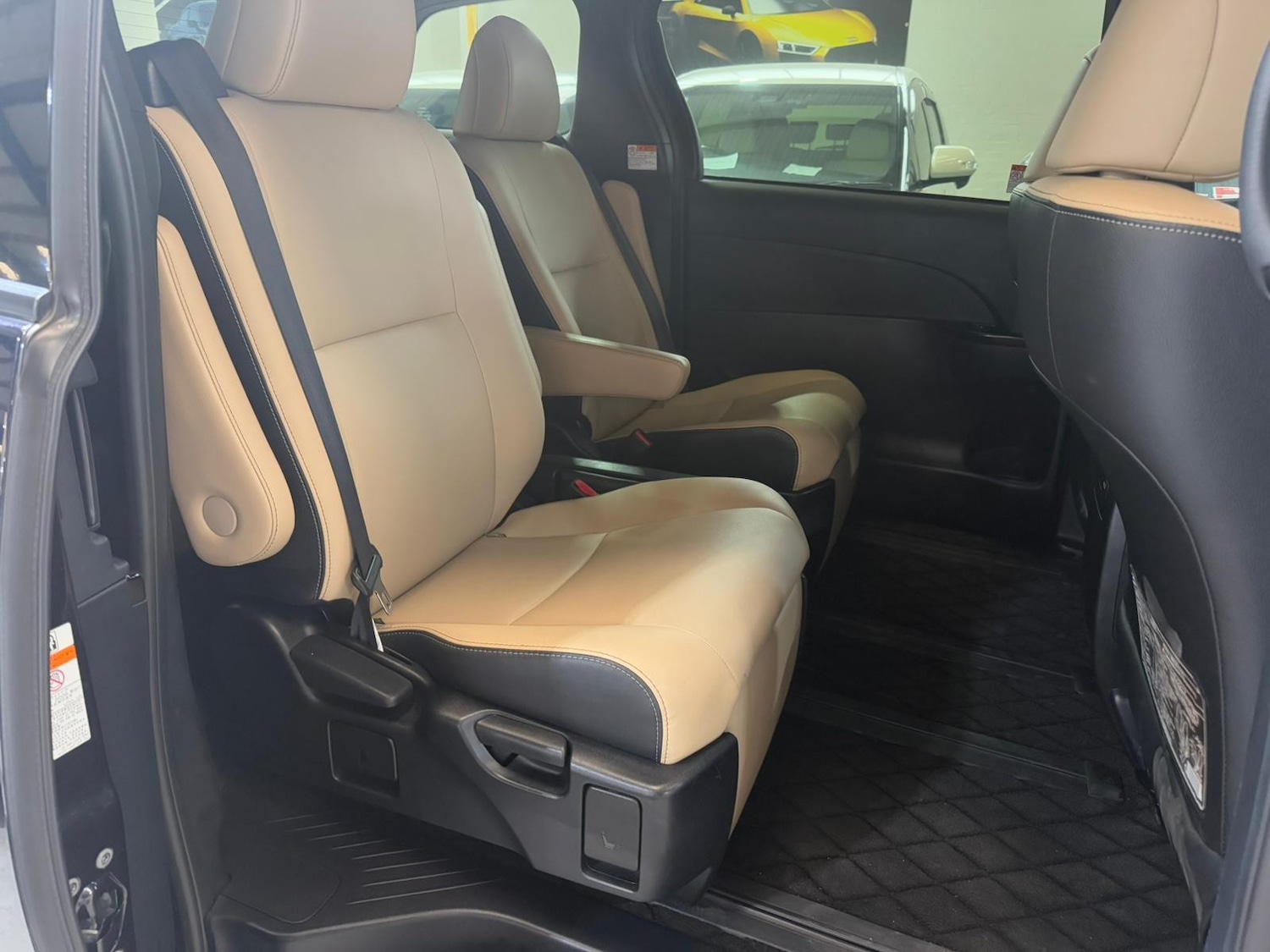 Used Toyota Estima for sale - 76311671: Photo 14