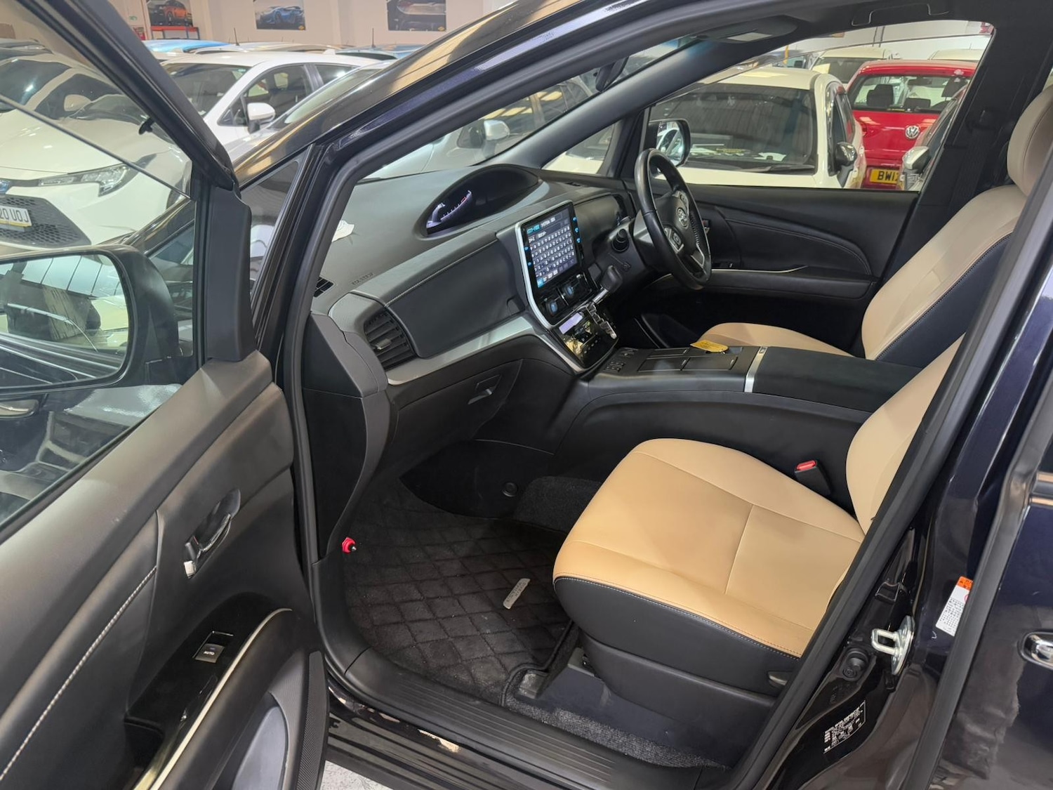 Used Toyota Estima for sale - 76311671: Photo 22