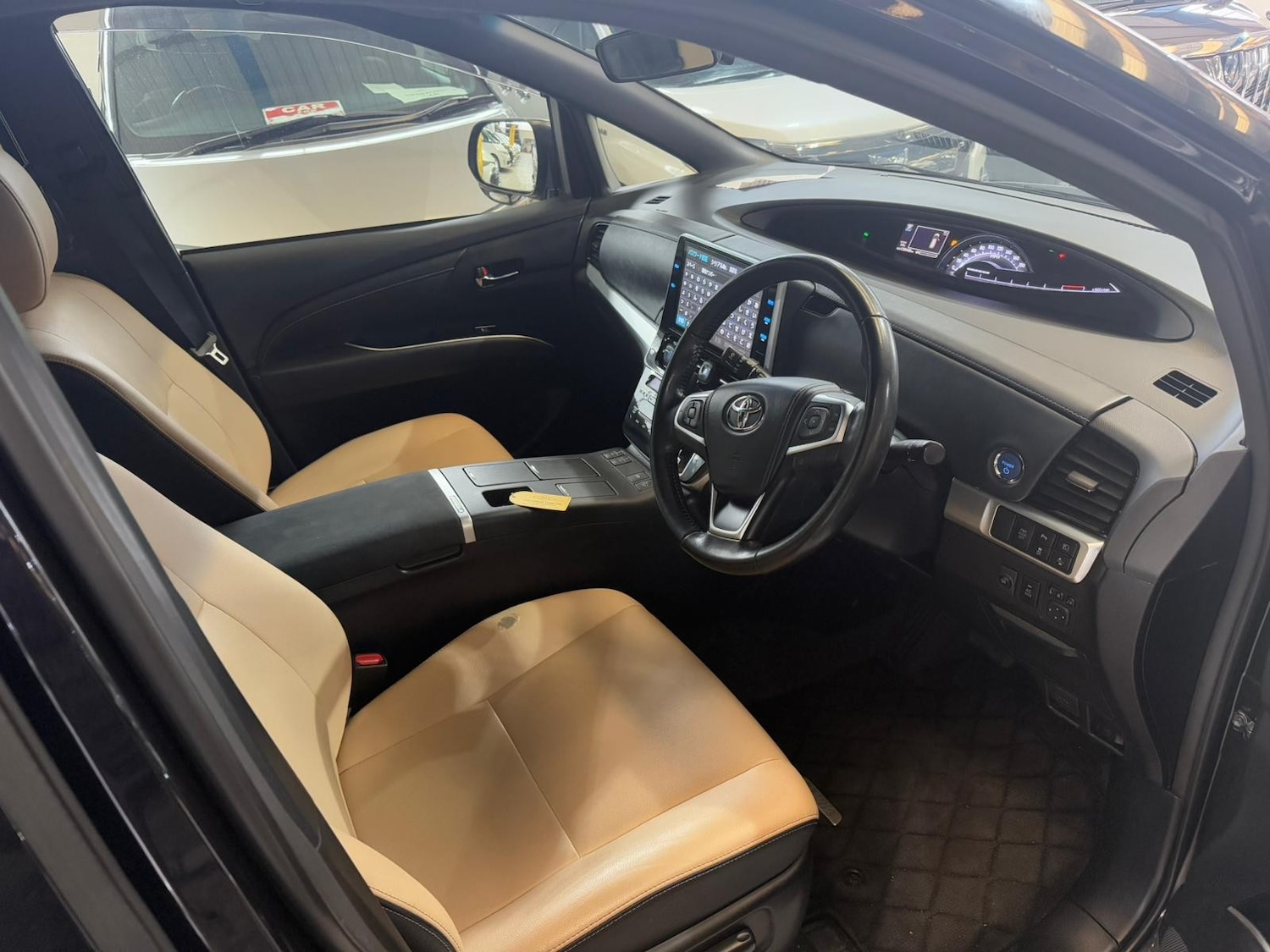 Used Toyota Estima for sale - 76311671: Photo 9