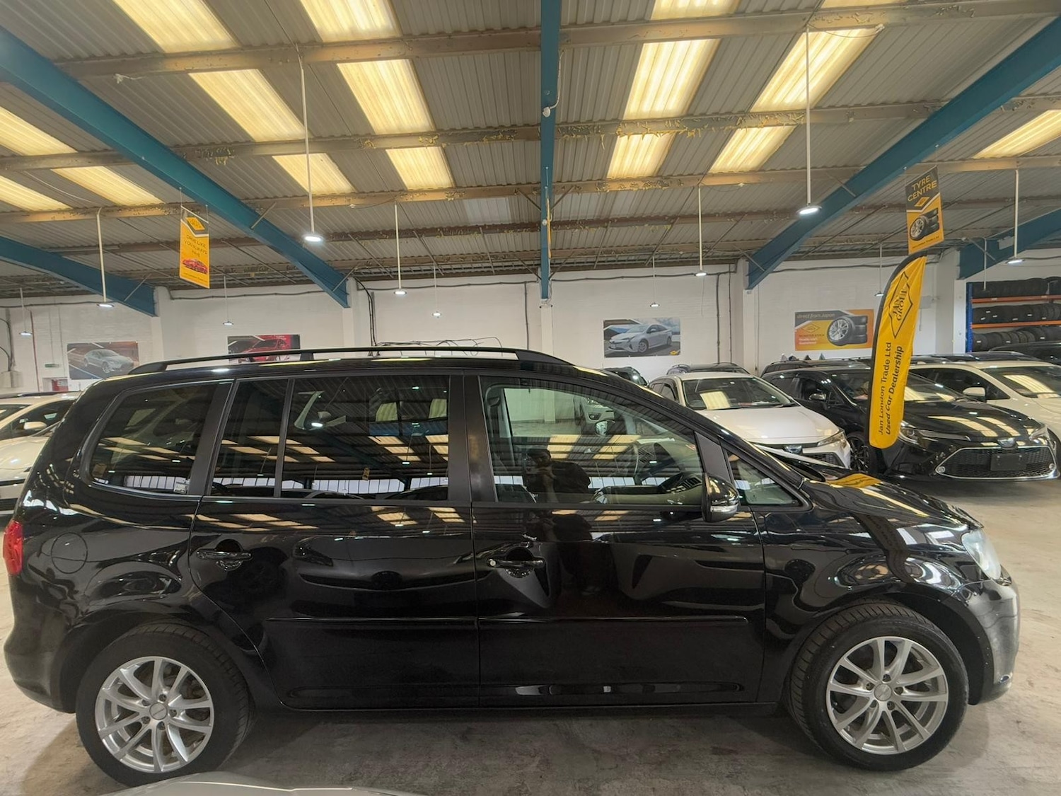 Used Volkswagen Touran 2025 for sale - 76324630: Photo 2